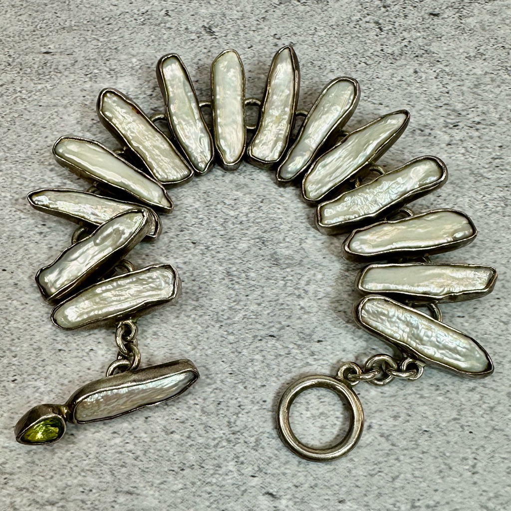 Echo Of The Dreamer 925 Silver Freshwater Biwa Pearls/Peridot Bracelet 6.5” #71
